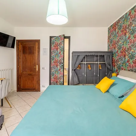 Miu' , , Con Piscina E Parcheggio Privato Couette-café *
