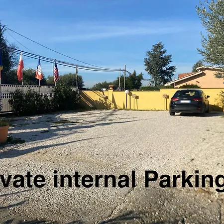 Miu' , , Con Piscina E Parcheggio Privato Couette-café *