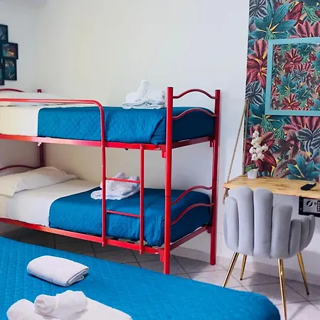 Miu' , , Con Piscina E Parcheggio Privato Couette-café Ciampino