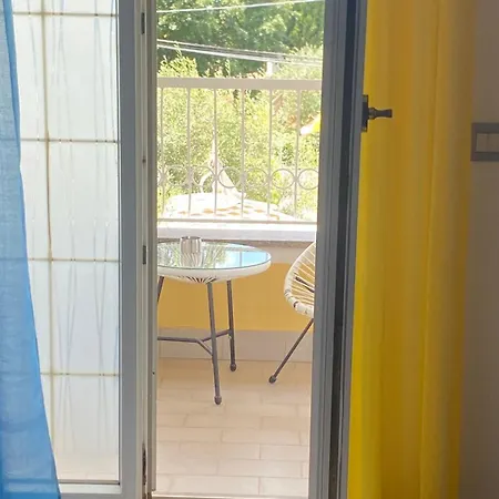 Miu' , , Con Piscina E Parcheggio Privato לינה וארוחת בוקר צ'יאמפינו
